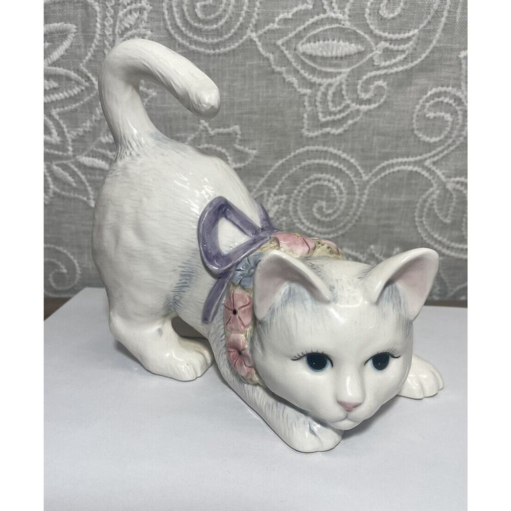 Lefton White Cat Porcelain Cat Figurine Playing Pouncing Floral Bow Persian